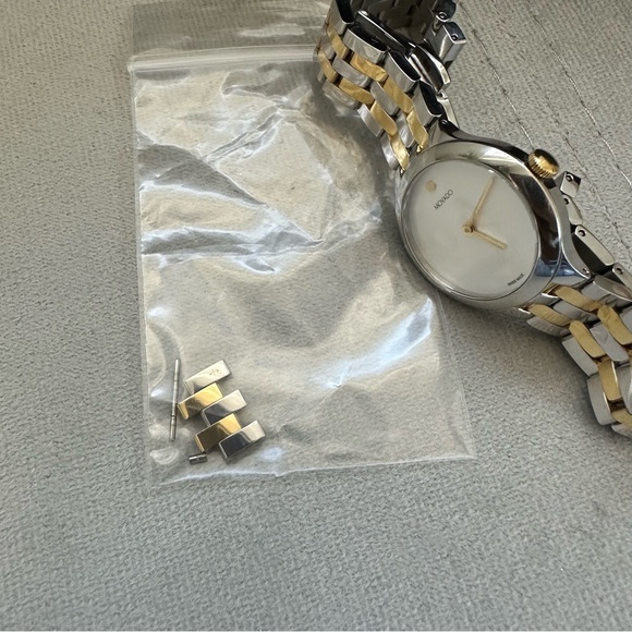 EUC authentic MOVADO Veturi Watch, 28mm two-toned - Picture 11 of 11